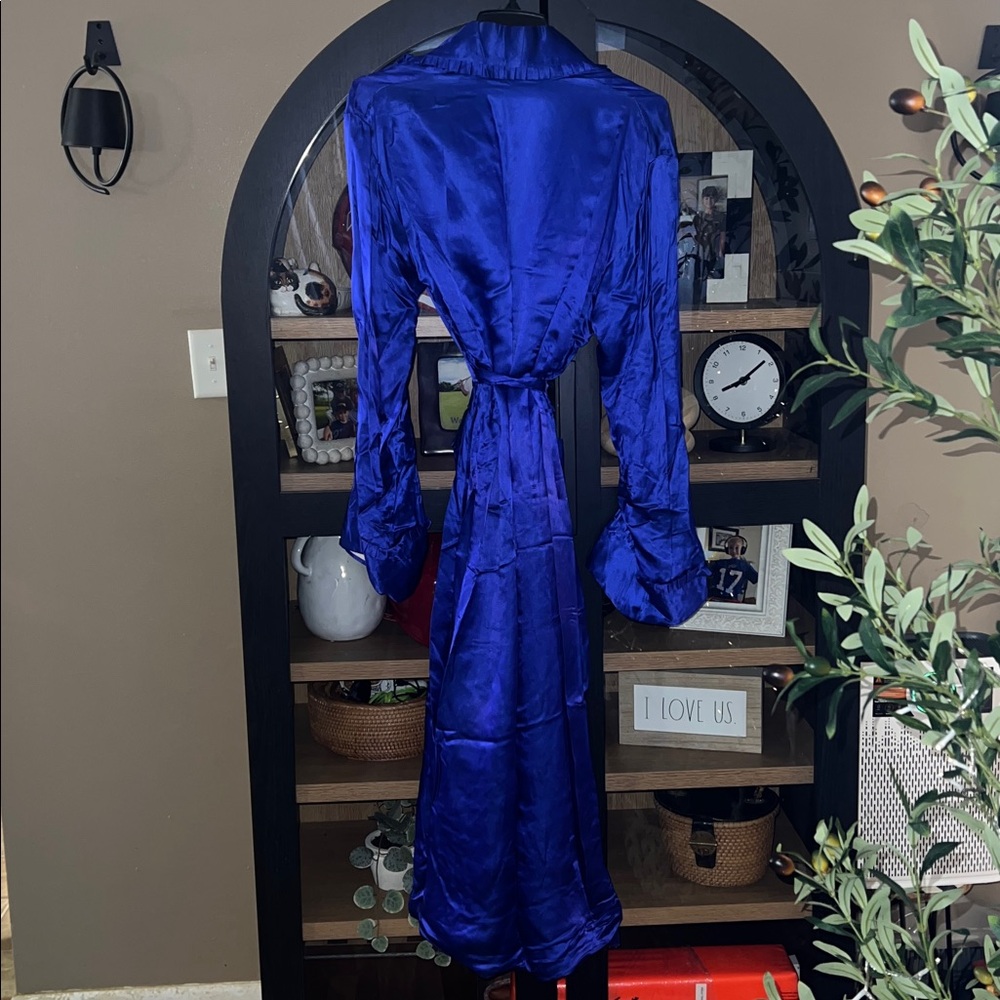 Vintage Embroidered Robe STUNNING - Picture 17 of 17